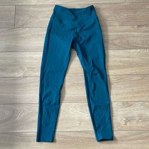 Alphalete pulse surge leggings